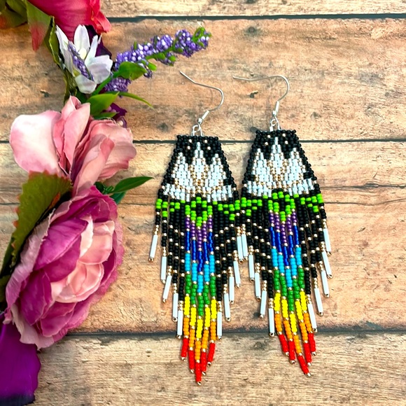 White Lotus Beaded Earring - Picture 1 of 5